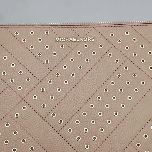 Michael Kors Bags Michael Kors Jet Set Travel XL Clutch - Picture 2 of 15